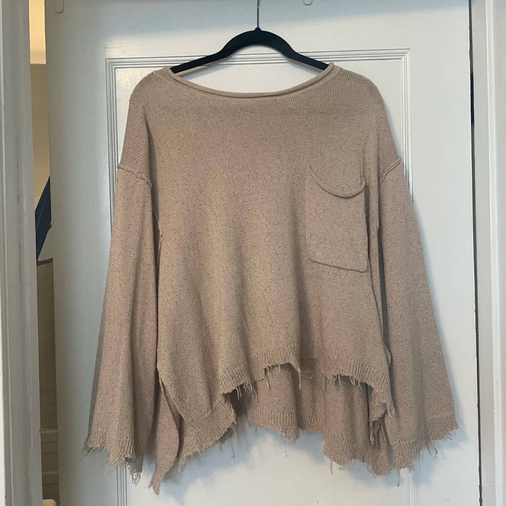 Women’s long sleeve texture top with front pocket